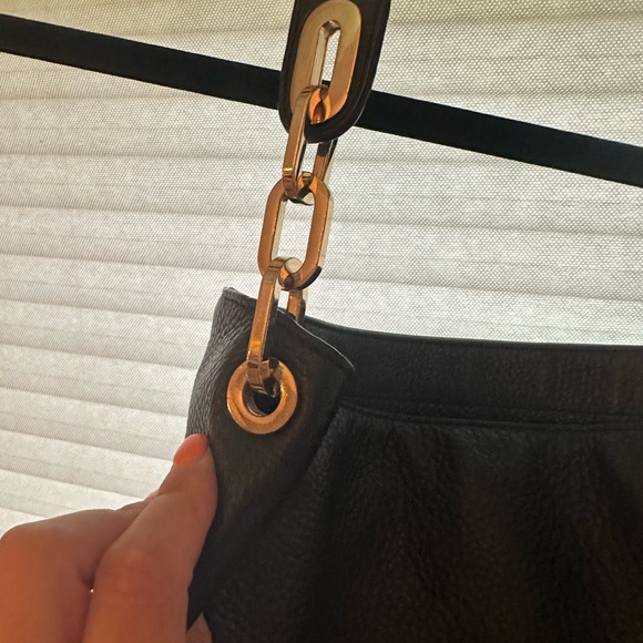 Back MK purse - Picture 3 of 6